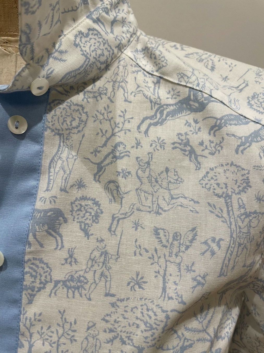 Camicette: Gössl Bluse blau weiss mit Jagdmotiven – Nuovo (secondo la descrizione) da Zürich venduto da Simi123 1