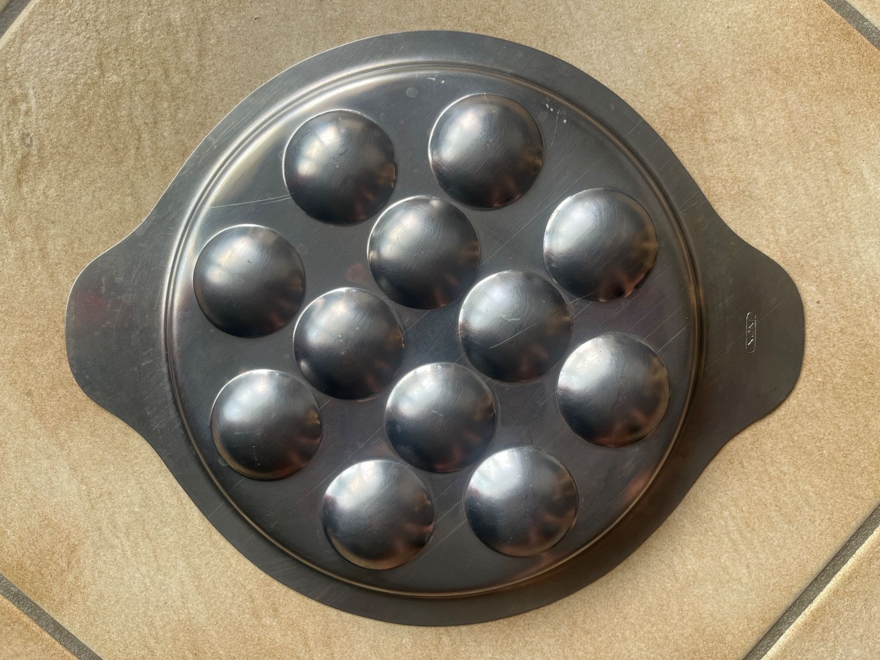 Plateaux: Plat à escargots en inox – D'occasion à Vernayaz par Darkfrost 1