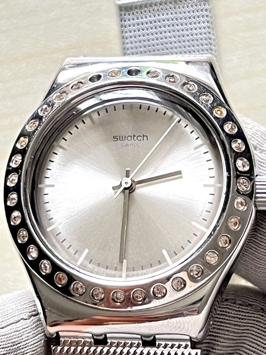 Swatch Uhren: Swatch Damenuhr silberfarben mit Schmucksteinen  – Gebraucht aus Grenchen von chththl 3