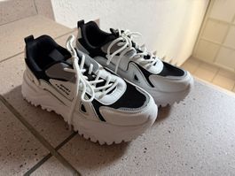 Sneaker Gr. 37