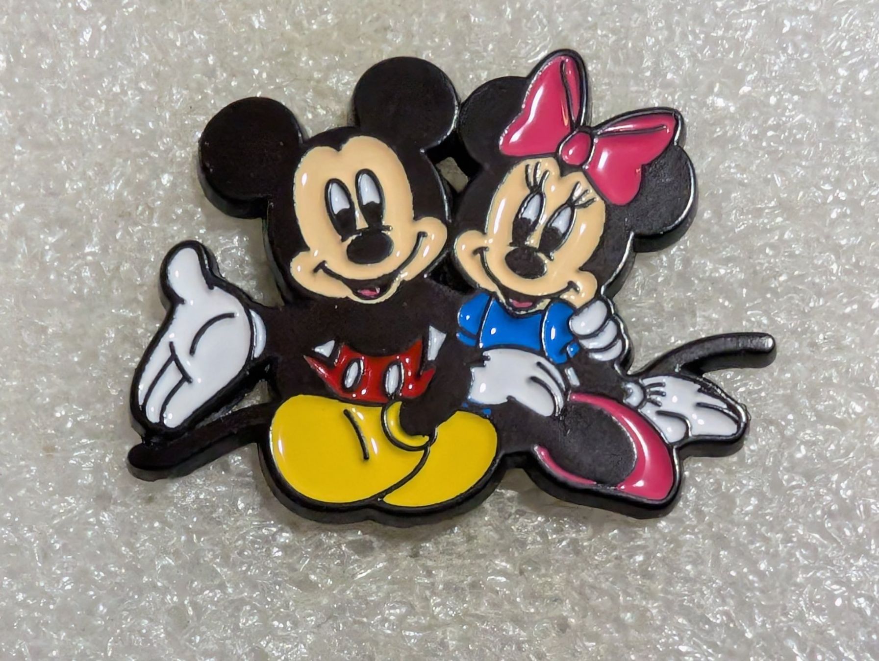 Plaketten & Abzeichen: Ansteckbutton 239: Disney – Gebraucht aus Oppligen von Pin-Fall-Shop