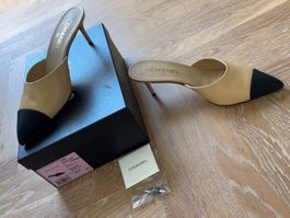 CHANEL Mules Wie NEU