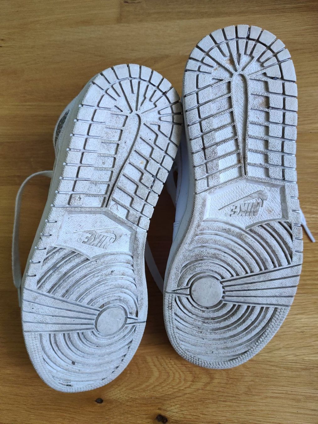 Nike Herrenschuhe: AIR JORDAN - NIKE, weiss, Grösse 41 – Gebraucht aus Bern von ElisaMag 3