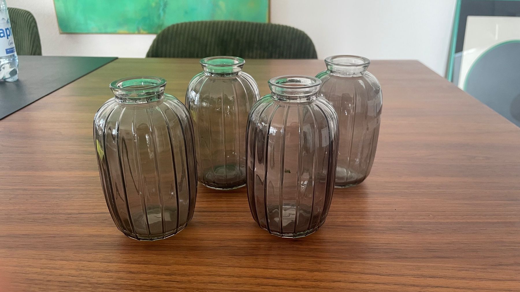 Vase & Récipients: 4 Glasvasen grau geriffelt – D'occasion à Wetzikon ZH par Filopf