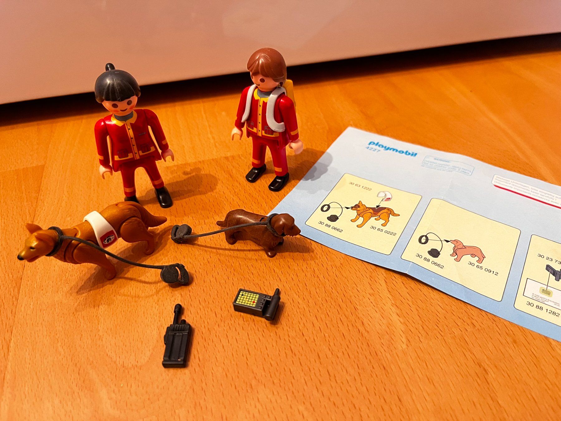 Playmobil Spielzeuge: Playmobil Rettungsteam inkl. Suchhunde – Gebraucht aus Pfäffikon ZH von Cupcake2019