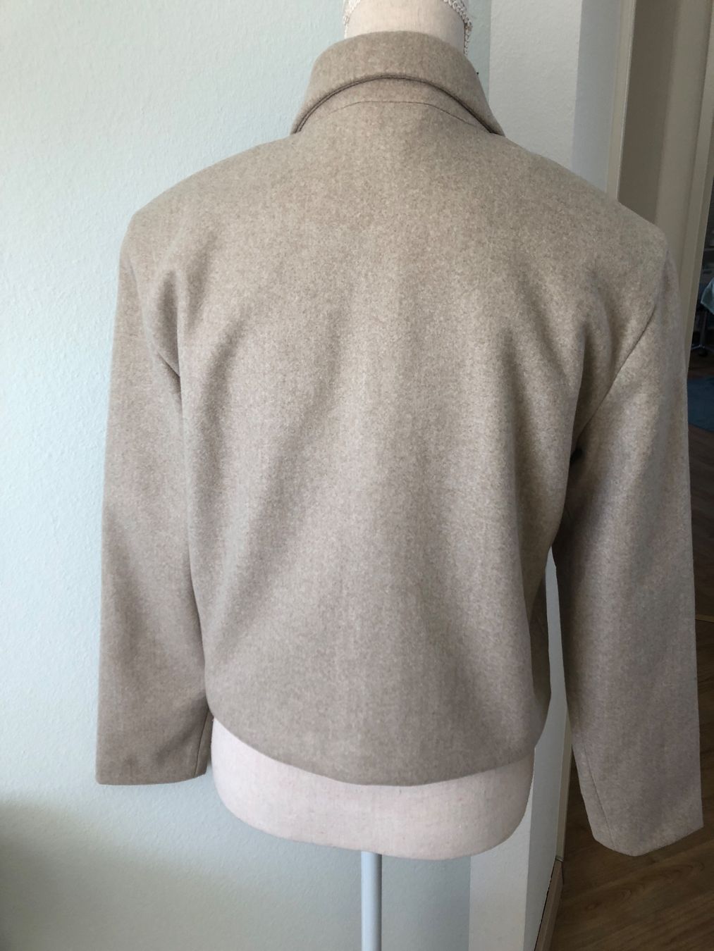 Jacken: JDY Wolljacke, beige, Grösse XS, – Neu und originalverpackt aus Arlesheim von leyRum4.5 5