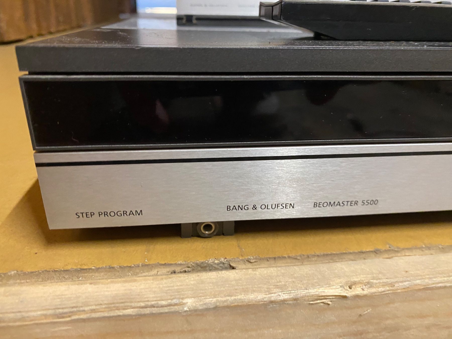Bang & Olufsen Amplificatori: Bang&Olufsen Beomaster 5500 mit MCP – Usato da Fahrweid venduto da mcm_glx2 2