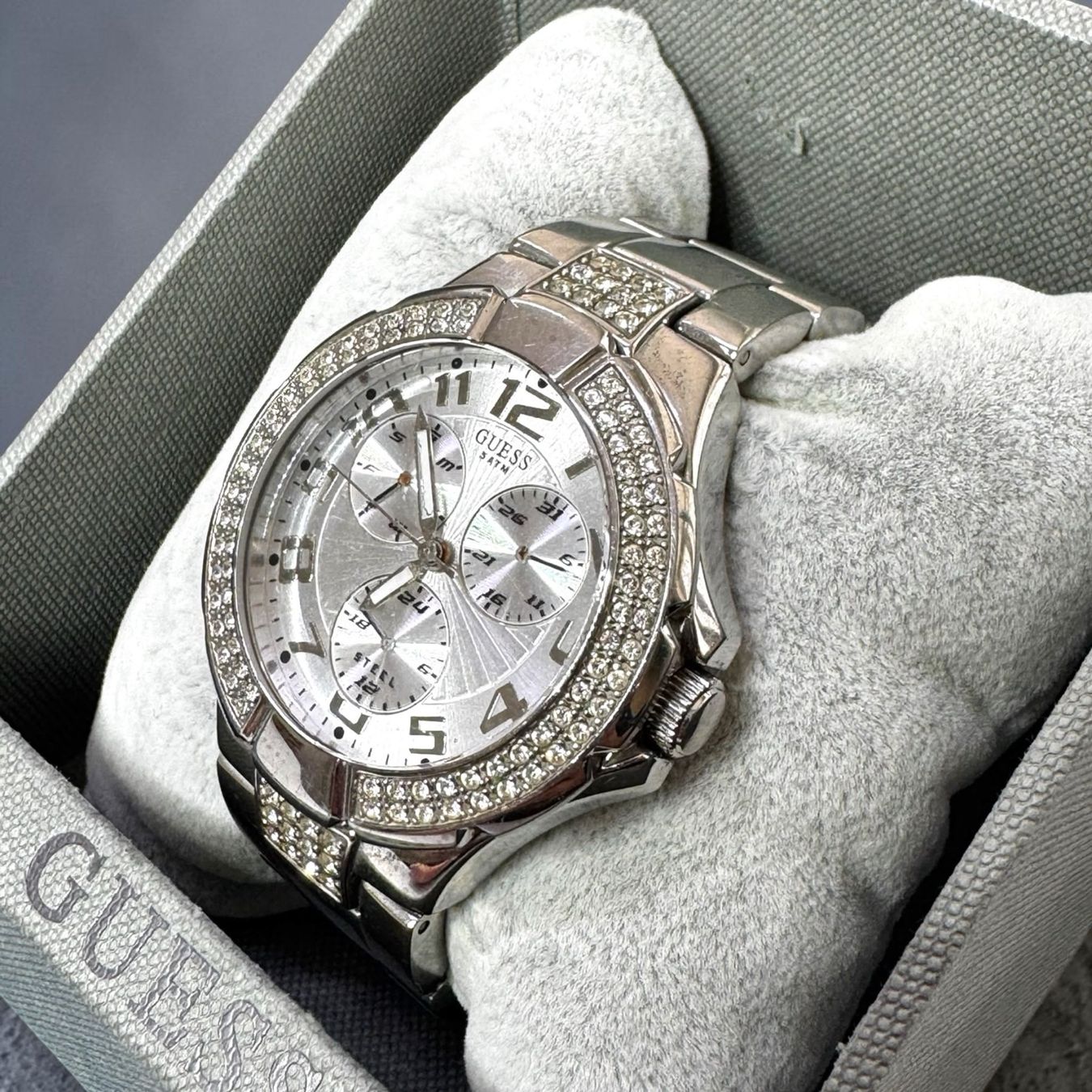 Guess Orologi: Guess Damenuhr mit Steinen – Usato da Basel venduto da mkz_859r 1