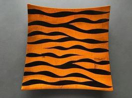 DEKORATIVE TIGER MUSTER SCHALE