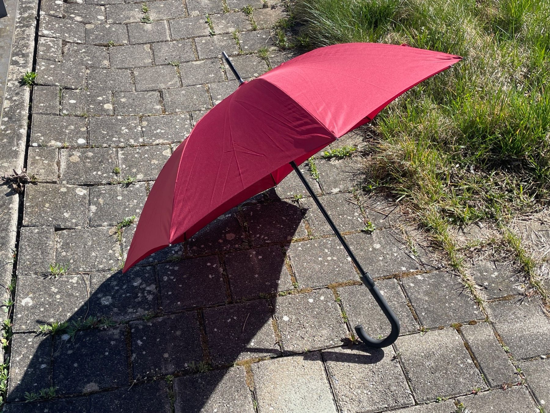 Ombrelli: Regenschirm Rot NEU 105cm – Nuovo (secondo la descrizione) da Gletterens venduto da XBHS7412 1