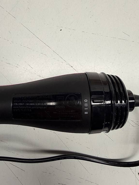 Föhn: REVLON Salon Warmluftbürste – Gebraucht aus Aarau Rohr von noe_qp6x 2