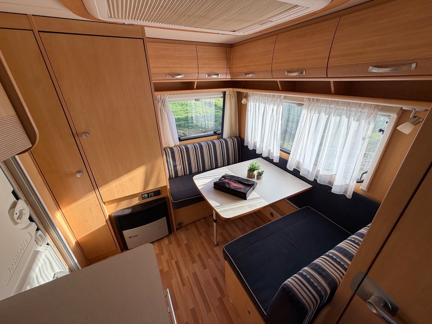 Dethleffs Véhicules de camping: Wohnwagen DETHLEFFS EF2 / frisch ab MFK – D'occasion à Reinach AG par aut_9lmm 8