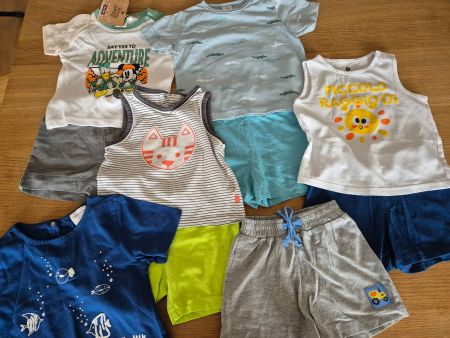 Lot 5 t-shirts + 5 shorts T.74-80 Chicco, Carrement Beau...