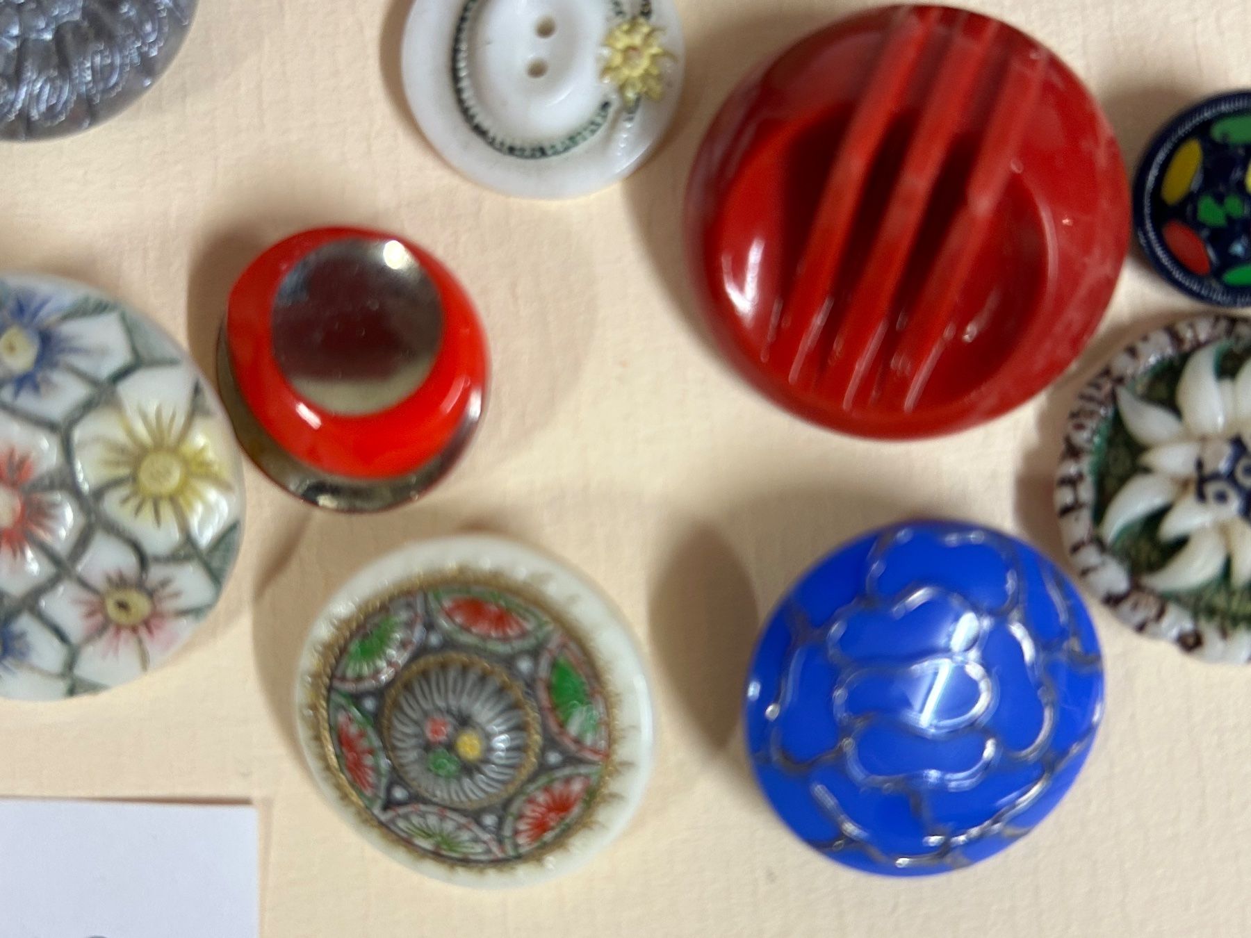 Boutons: Bunte Glasknöpfe verschiedene Techniken – Neuf (Voir description) à Pfeffingen par Alusru70 2