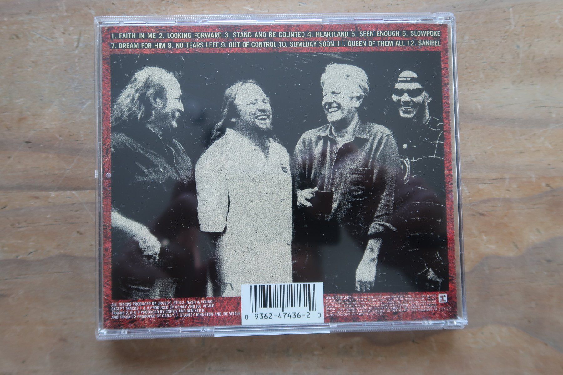 CD: CROSBY, STILLS, NASH & YOUNG - LOOKING FORWARD - CD – Usato da Basel venduto da Patiscat 1