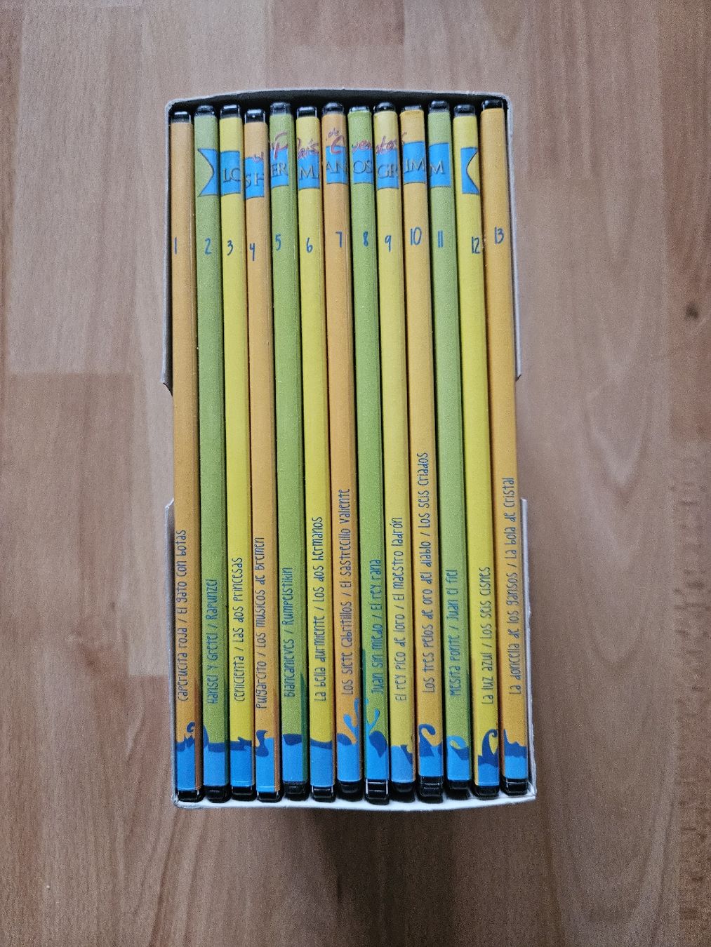 Tutti i DVDs: DVD Grimm Märchen Sammlung, 13 Bände, auf Spanisch – Usato da Ebikon venduto da SecondChance_byM