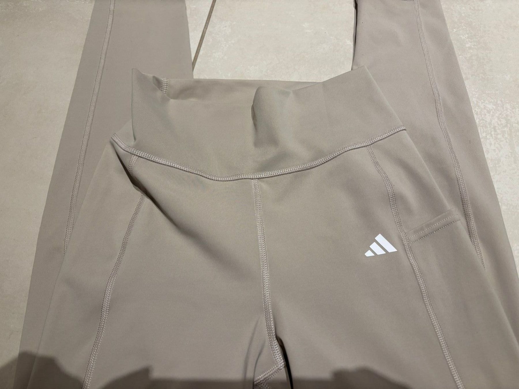 Adidas Leggings: Adidas Sportleggins – Neu (gemäss Beschreibung) aus Bülach von cf96 2