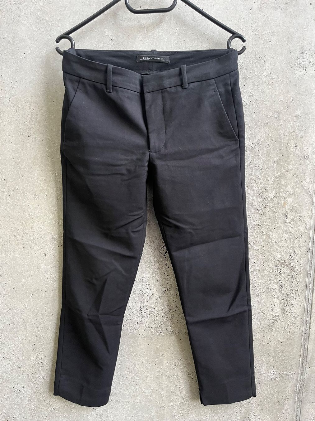 Pantaloni: Zara Hose schwarz – Usato da Bern venduto da leokislig