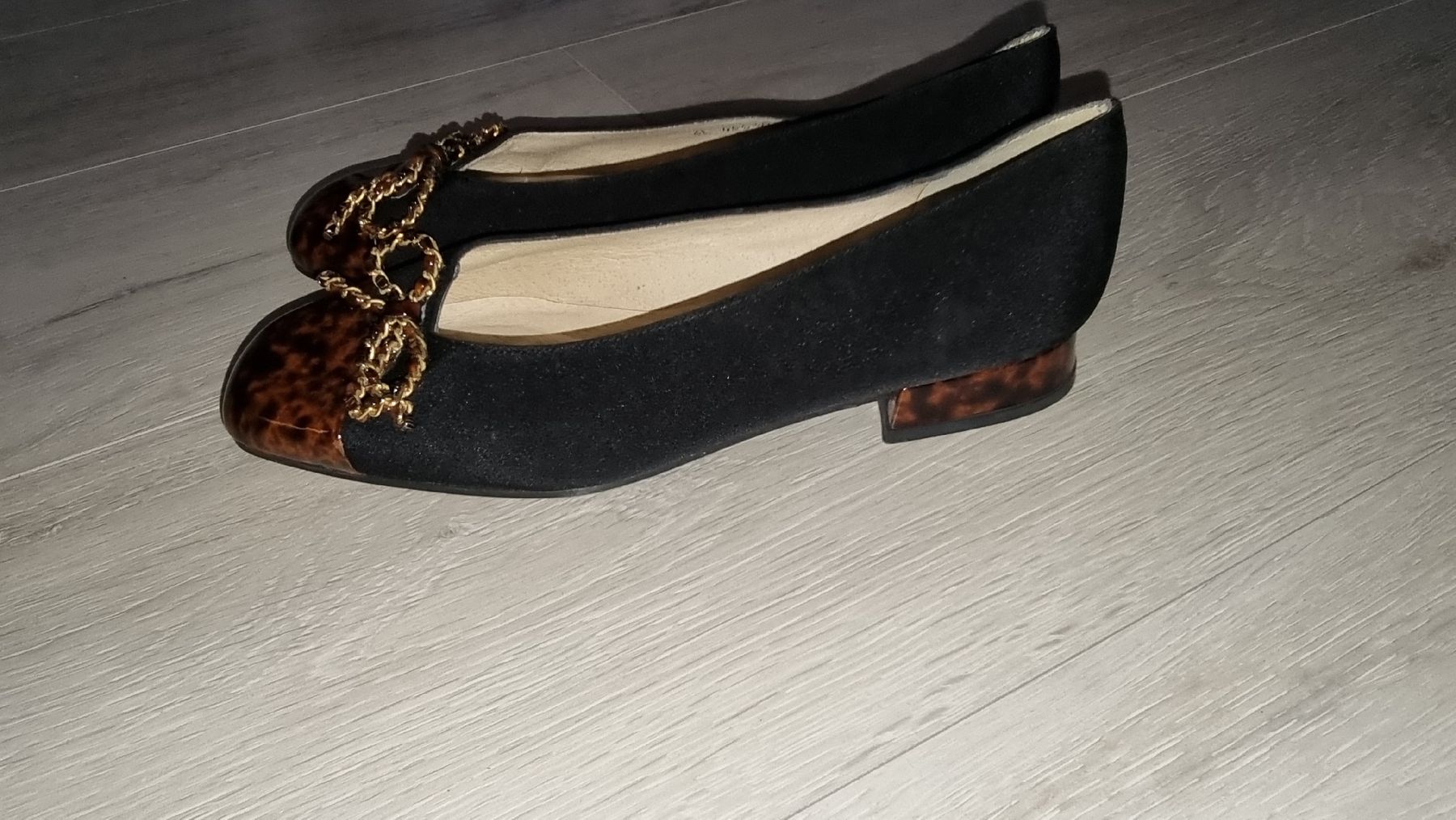 Stuart Weitzman Scarpe da donna: Stuart Weitzman Retro style Grösse 37 neuwertig! – Nuovo (secondo la descrizione) da Wigoltingen venduto da Zuckerfee84 1