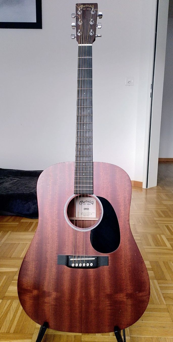 Martin & Co. Strumenti musicali: Martin Akkustik Gitarre – Usato da Nidau venduto da Wickwack
