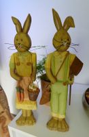 2 Stk. HASEN Hase Osterhase HOLZ DEKO   mit schönen Details