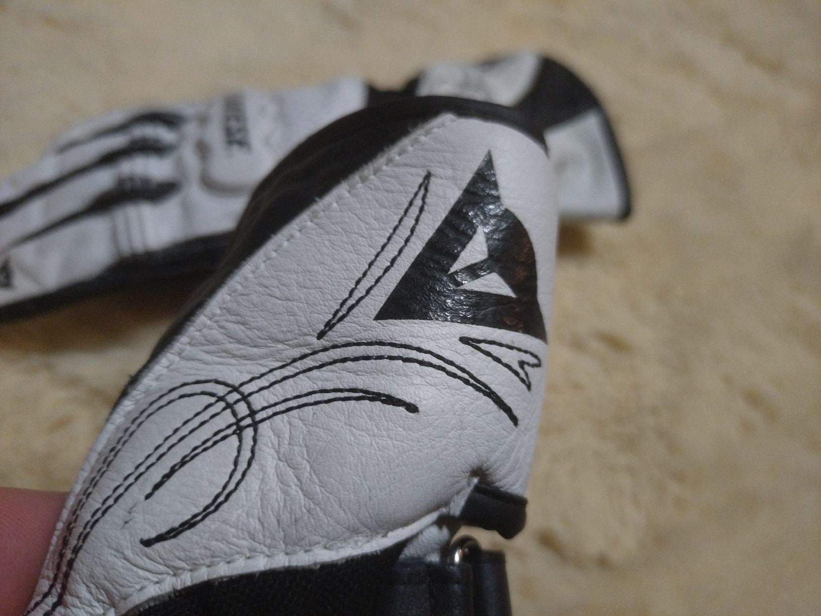 Dainese Handschuhe & Handstulpen: Gants moto Dainese, taille S, TBE – Gebraucht aus Farvagny-le-Grand von LaCaverne 5