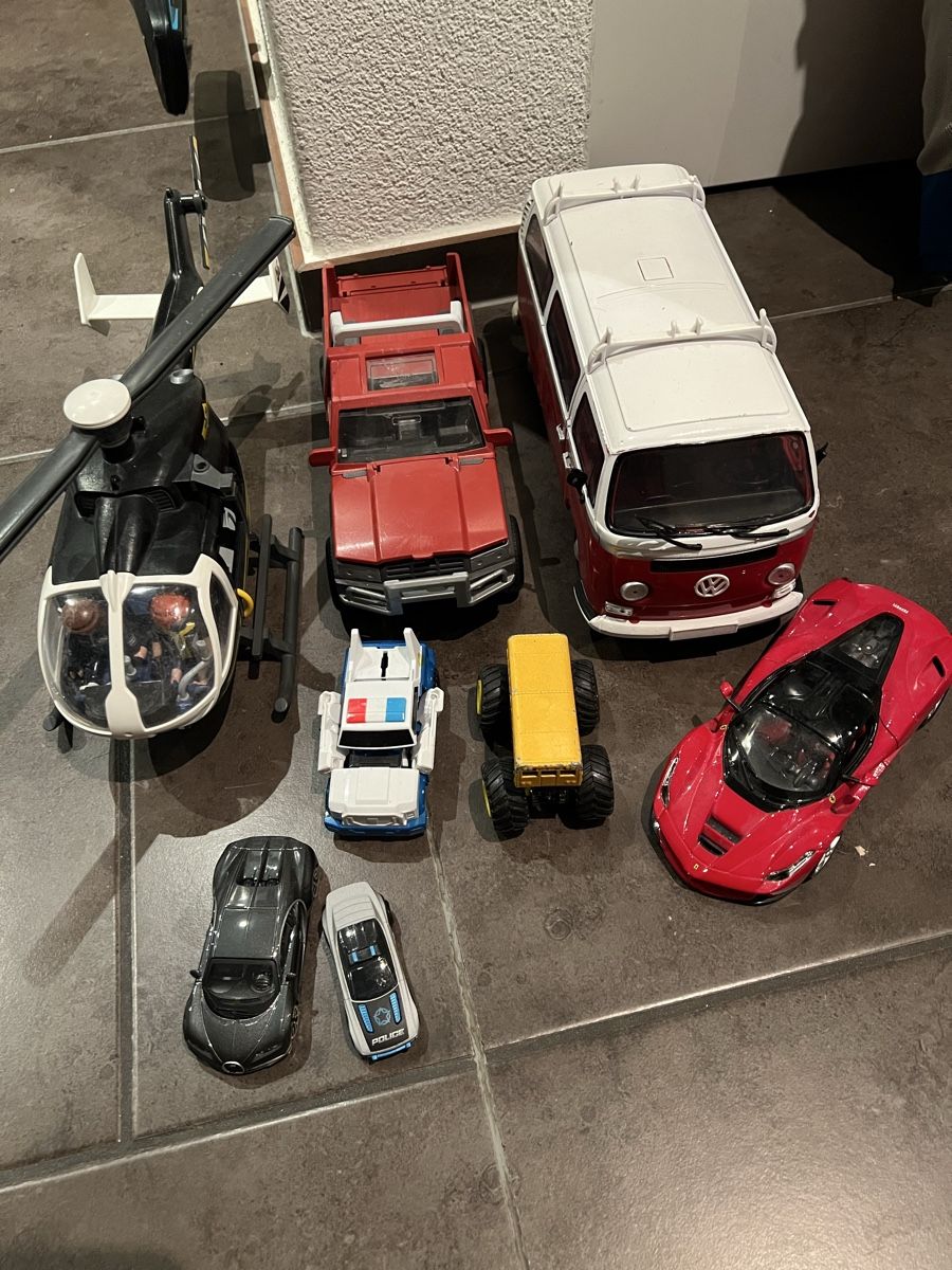 Giocattoli: Div. coole Autos – Usato da Gattikon venduto da Sunshine4.