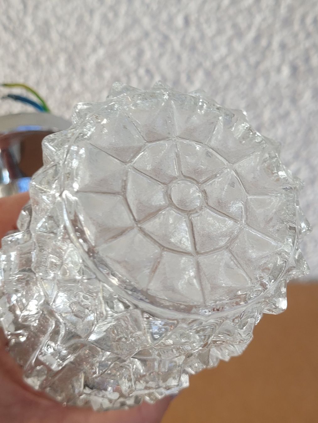 Lampen: 70er Jahre Wandlampe Pressglas Eis-Effekt  – Gebraucht aus Buttikon SZ von Renco 4