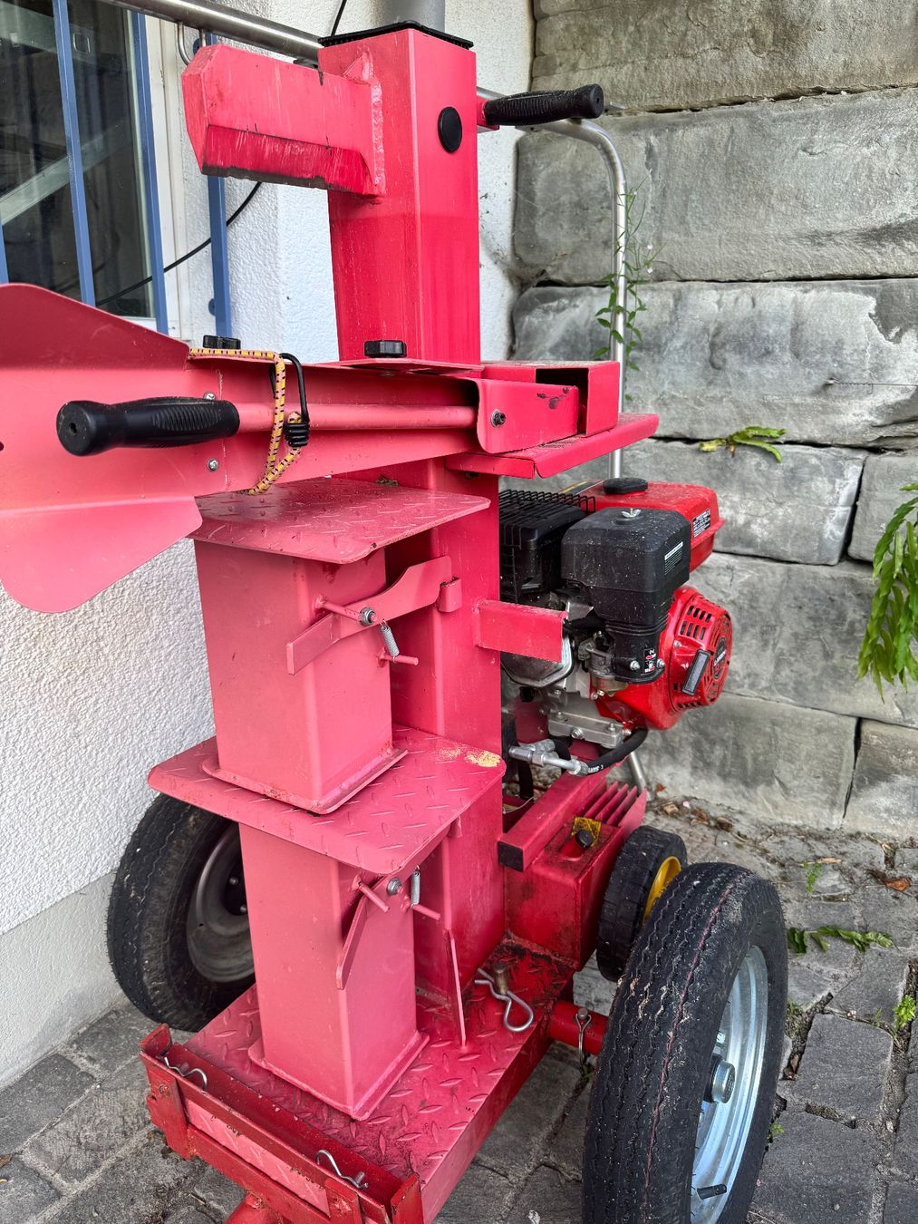 Toutes les machines: Holzspalter mit Benzinmotor – Défectueux à Stäfa par Handymen1 1