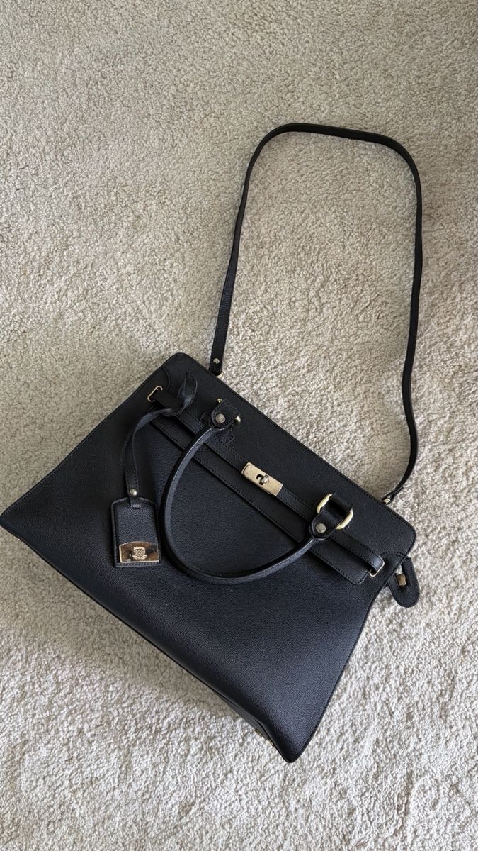 Navyboot Borse da donna: Elegante schwarze Ledertasche von Navyboot mit Schultergurt – Usato da Rombach venduto da mel_c8vx