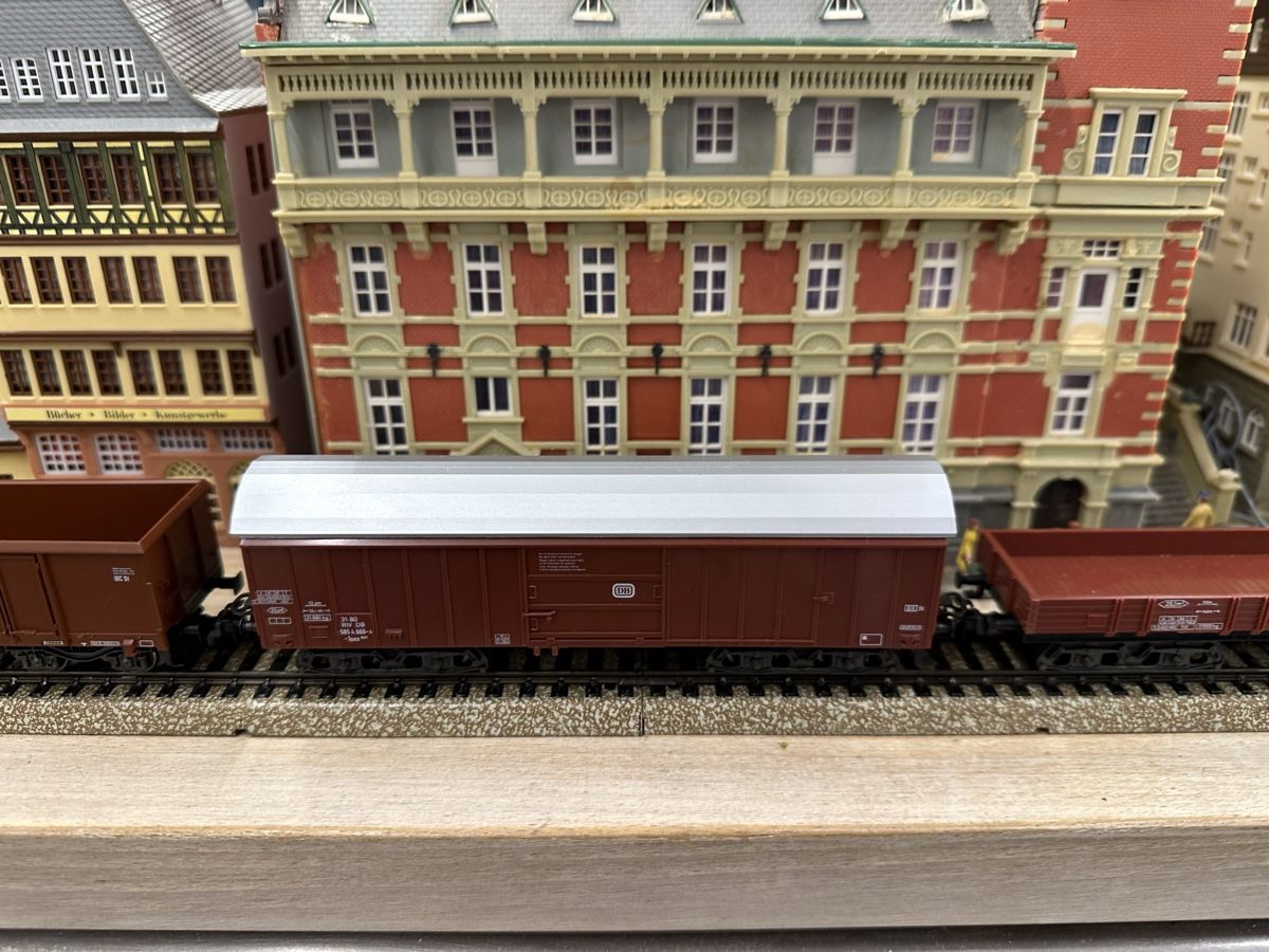 Märklin Modelleisenbahnen: Märklin 3355 DB BR 111 133-5 Güterzug – Gebraucht aus Lupsingen von New-Haven 4