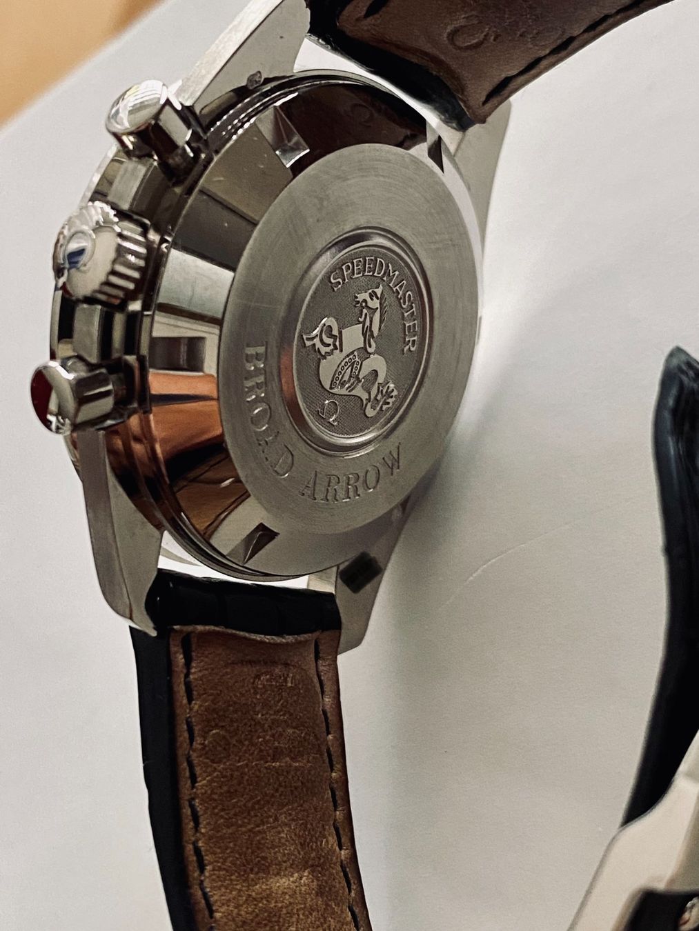 Omega Orologi: Omega Speedmaster Broad Arrow - 18k White Gold – Usato da Wettswil venduto da HeureNoble 4