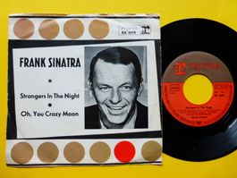 FRANK SINATRA 7" STRANGERS IN THE NIGHT