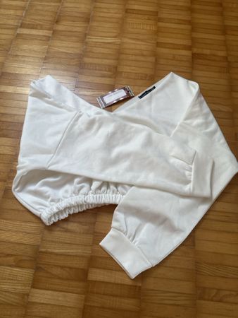 Wunderschöner weisses Croptop mit weiten Ärmeln in 44