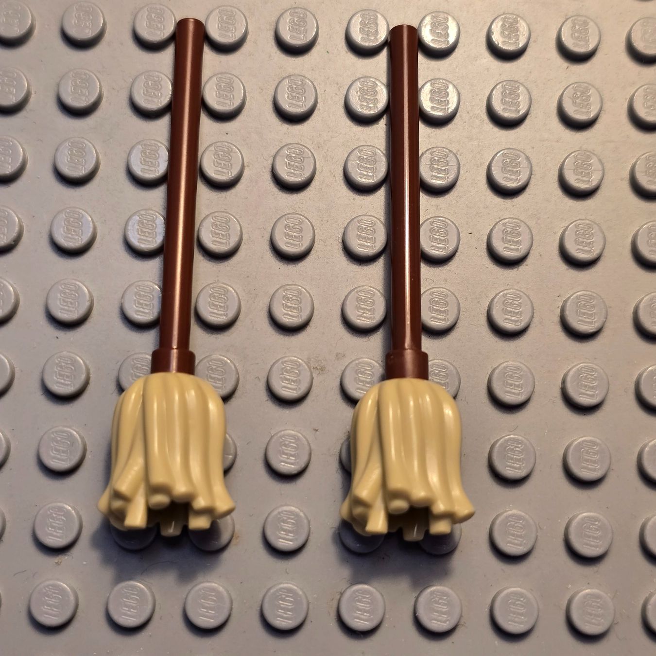 Lego Kit di costruzioni: Lego 2x Besen – Nuovo (secondo la descrizione) da Basel venduto da Swi-7621