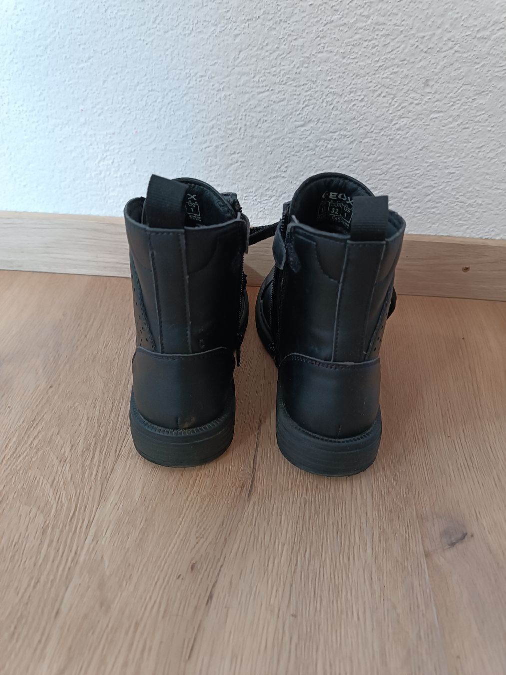 Geox Scarpe per ragazze: scarpe Geox 32 – Usato da Arbedo venduto da cuc_8zbh 2