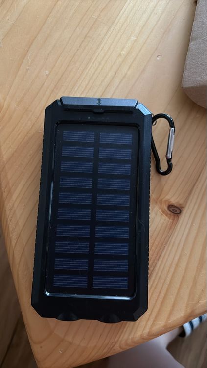 Dispositivi a energia solare: Solarladegerät - Ideal für Camping & Outdoor! Super Deal – Usato da Lobsigen venduto da Muus5