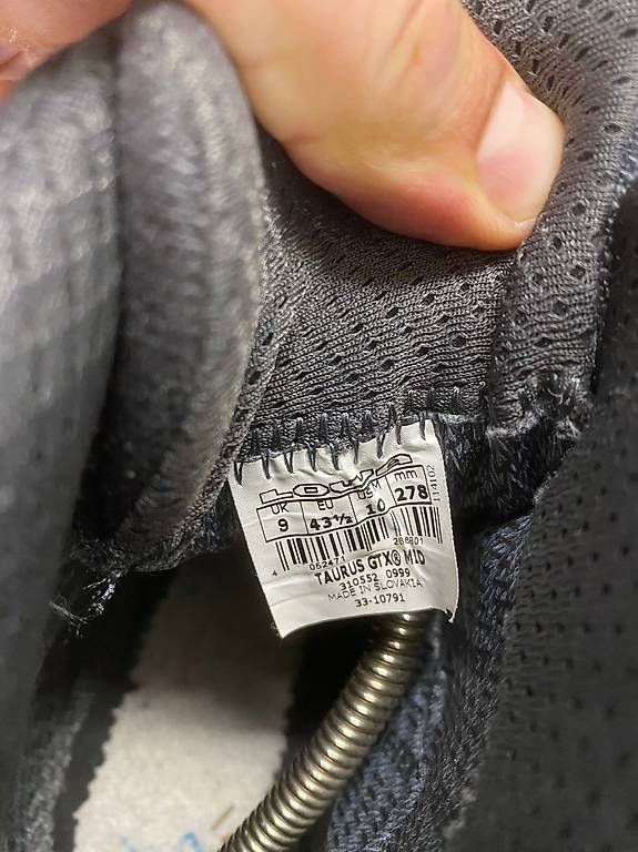 Lowa Scarpe da uomo: Wanderschuhe schwarz/grau Lowa Gr. 43 1/2 – Usato da Schaffhausen venduto da Galleria13_Brocki_SH 2