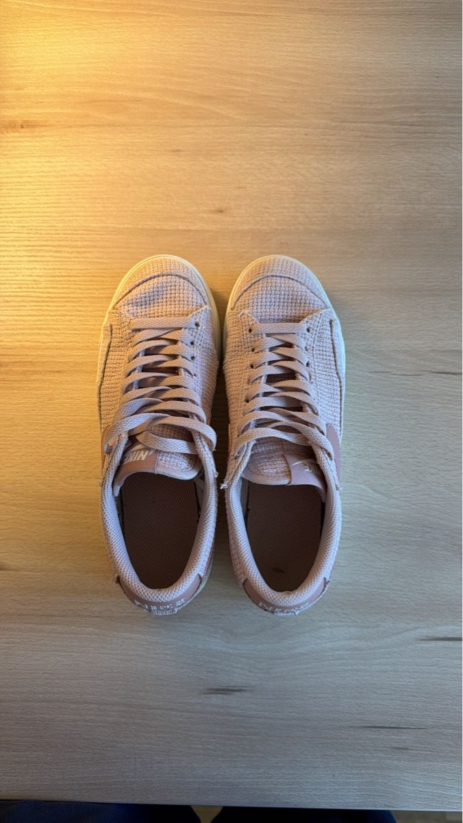 Nike Schuhe für Mädchen: PINK NIKE SNEAKERS – Gebraucht aus Puplinge von yav_9r9f 2