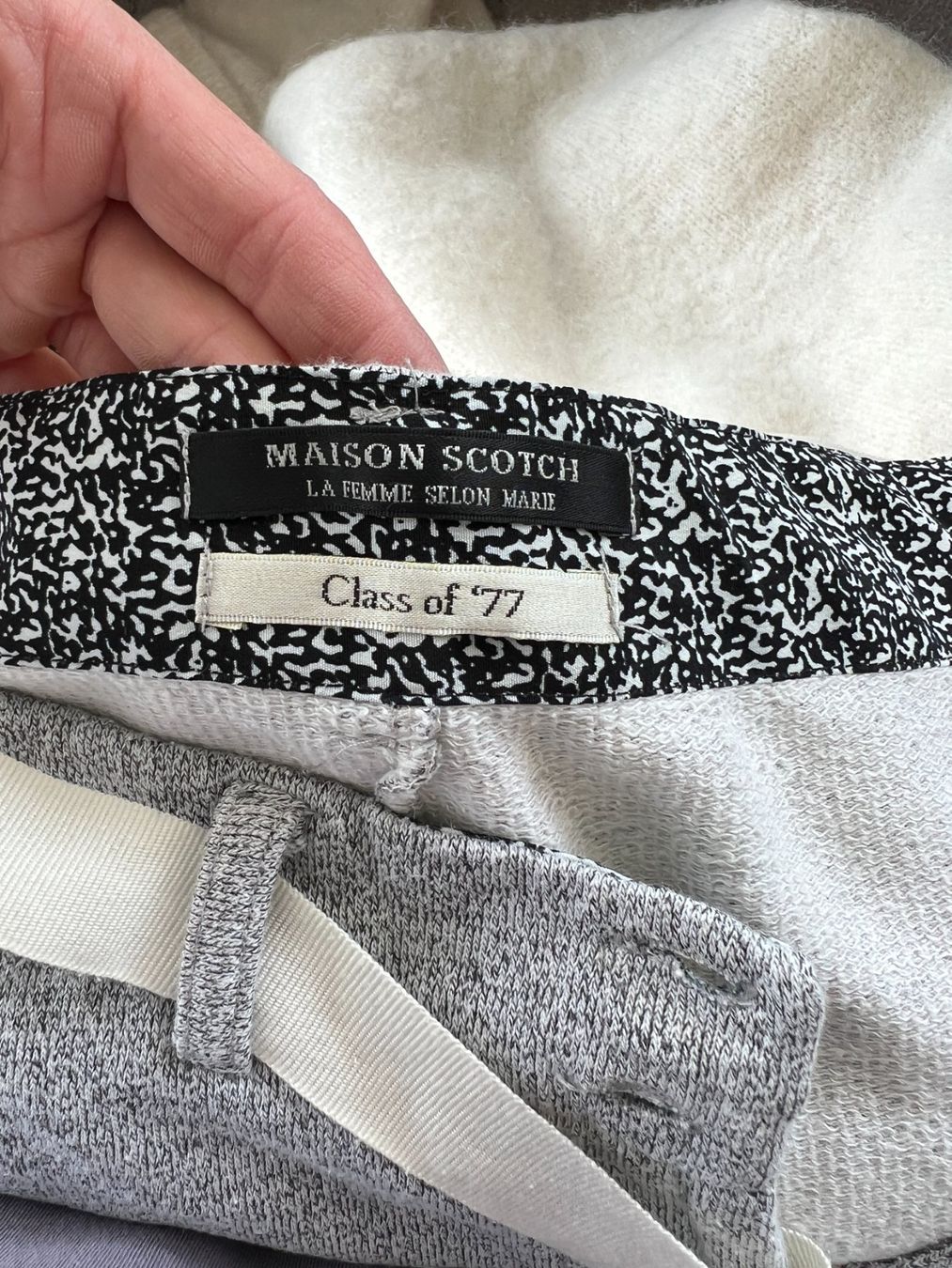 Maison Scotch Pantalons: Maison Scotch Trainerhose, Size 1 – D'occasion à Muri b. Bern par michellew23 4