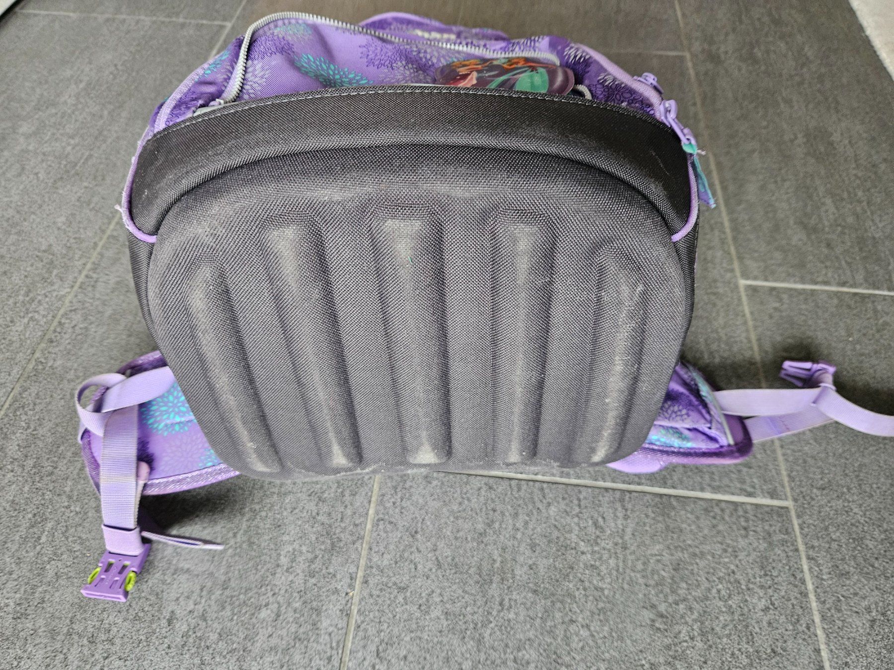 Ergobag Borse & Zaini: Ergobag pack Schulrucksack Set SchlittenzauBär Glow – Usato da Winterthur venduto da Dage01 4