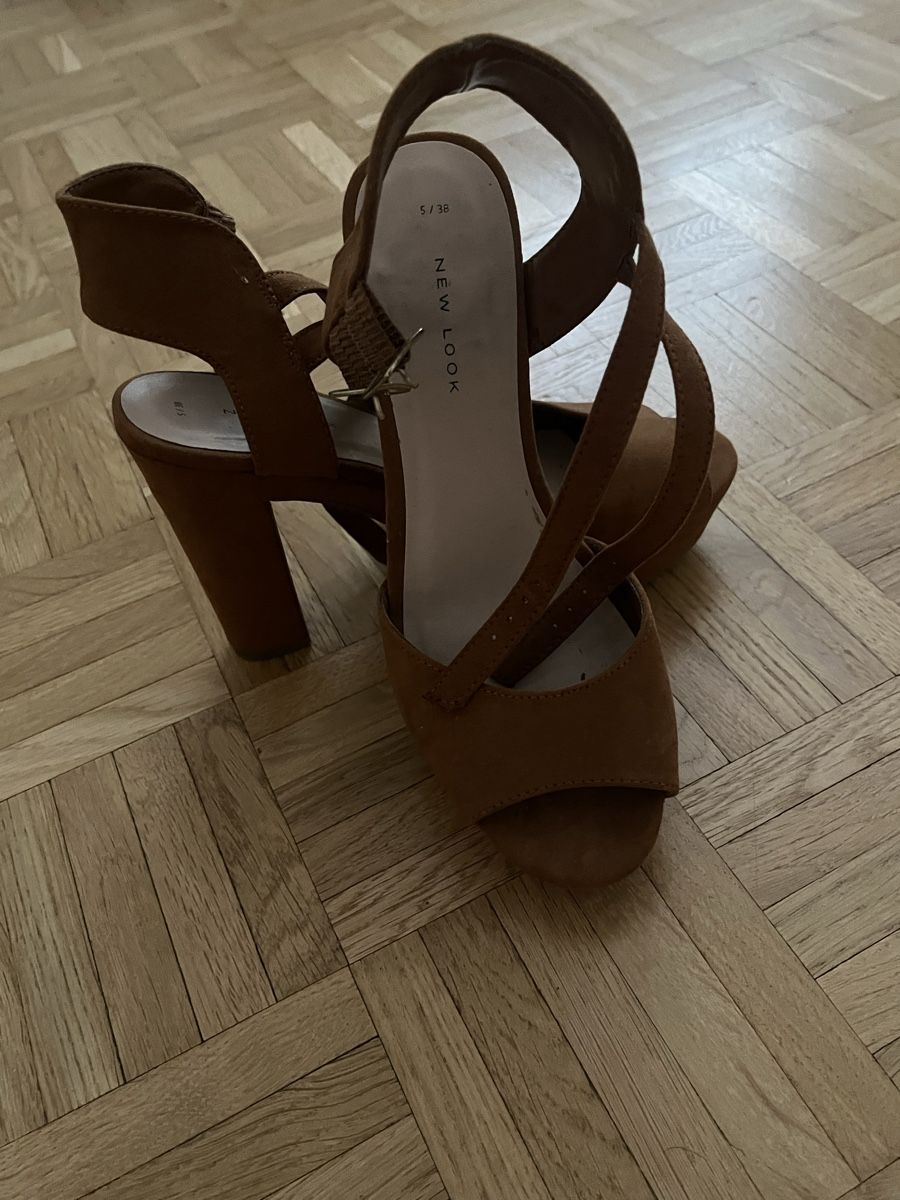 New Look Scarpe da donna: Sandales à talon – Usato da La Tour-de-Peilz venduto da oli_fgh6 1