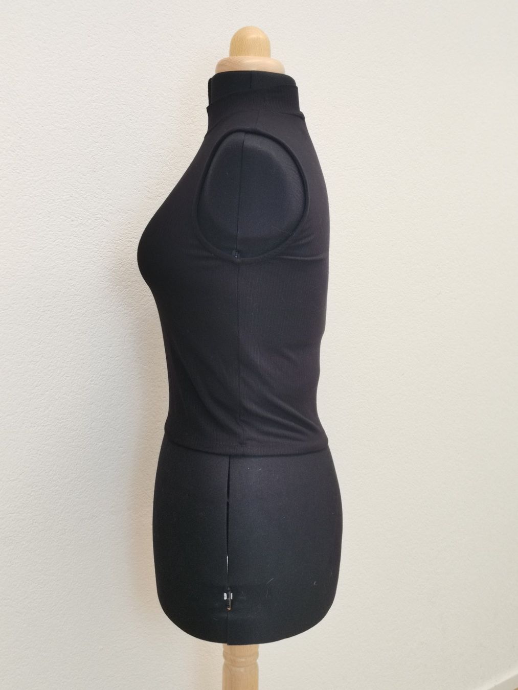 Vero Moda Top: VERO MODA Schwarzes Top Grösse M – Usato da Schaffhausen venduto da Restwert_SH 4