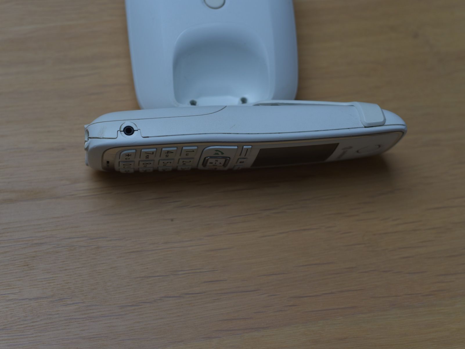 Swisscom Telefoni: Aton CL116 Schnurlos Telefon - weiss – Usato da Fehraltorf venduto da Stinson 3