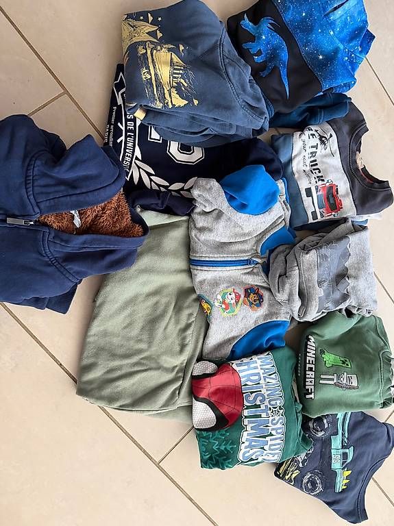 Ensembles coordonnés: XXL Kleiderpaket Jungs 128 – D'occasion à Rümlang par sunschine_90 4