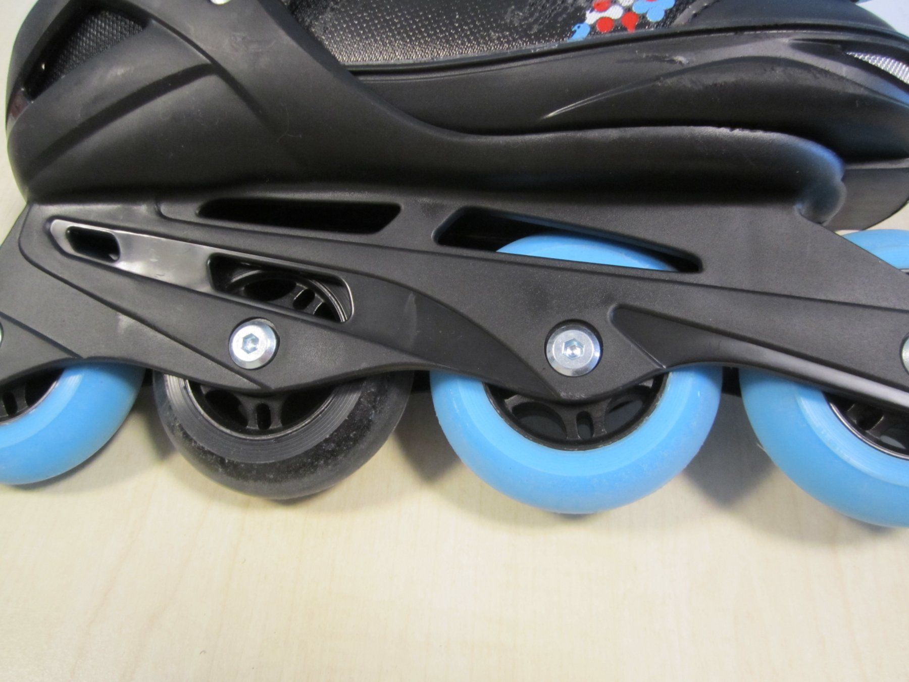 Inline-Skating & Rollschuhe: Inline Skates, Rollschuhe Gr. 33 - 37, schwarz/blau – Neu (gemäss Beschreibung) aus Winterthur von  1