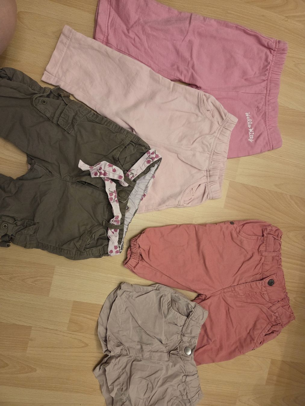 Kleiderpakete & -sets: Hose/Shorts Set für Mädchen, Gr. 68 – Gebraucht aus Staad SG von wk100