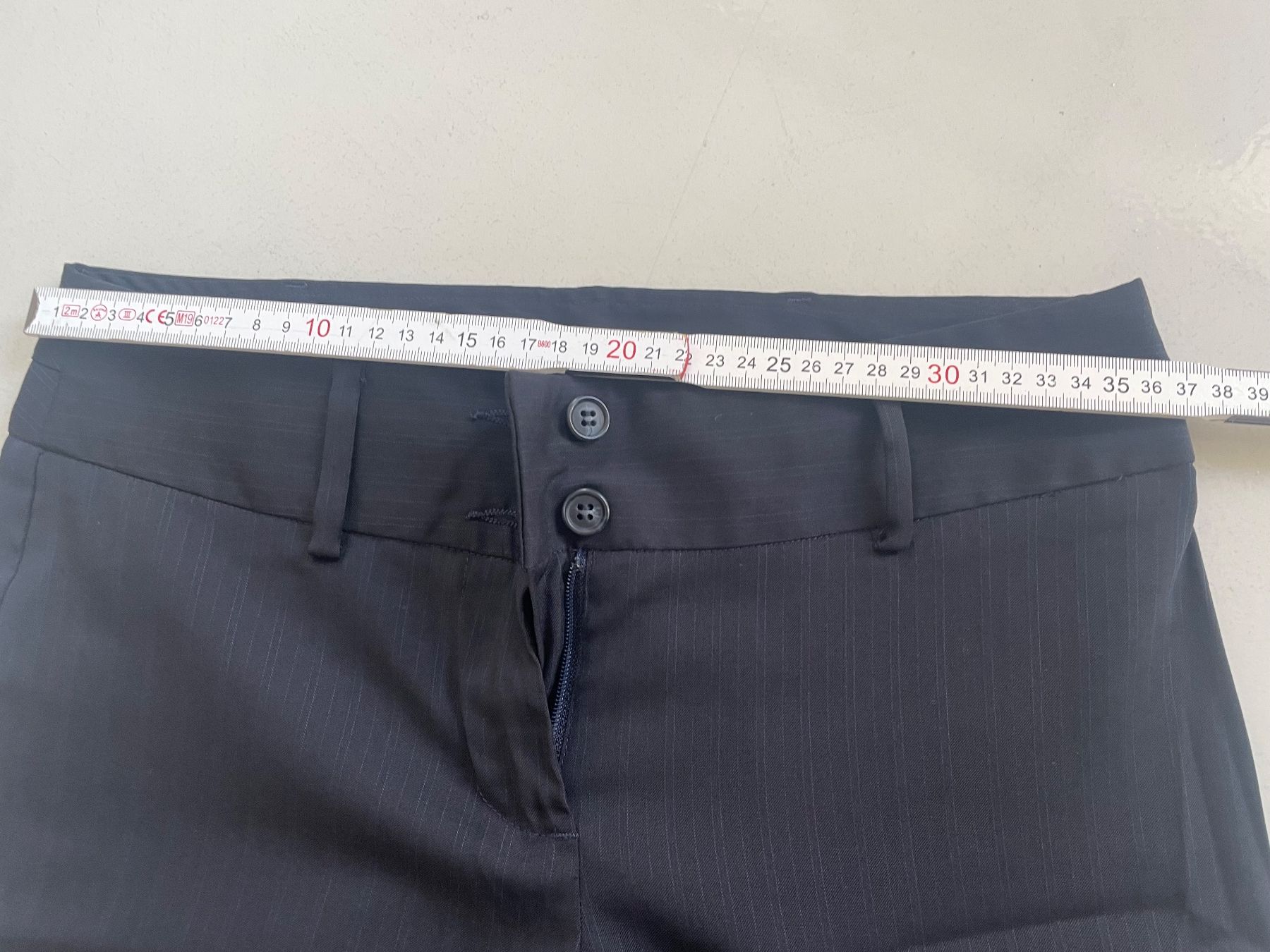 Benetton Hosen: Hose 38 - Benetton – Gebraucht aus Minusio von Pink222 1