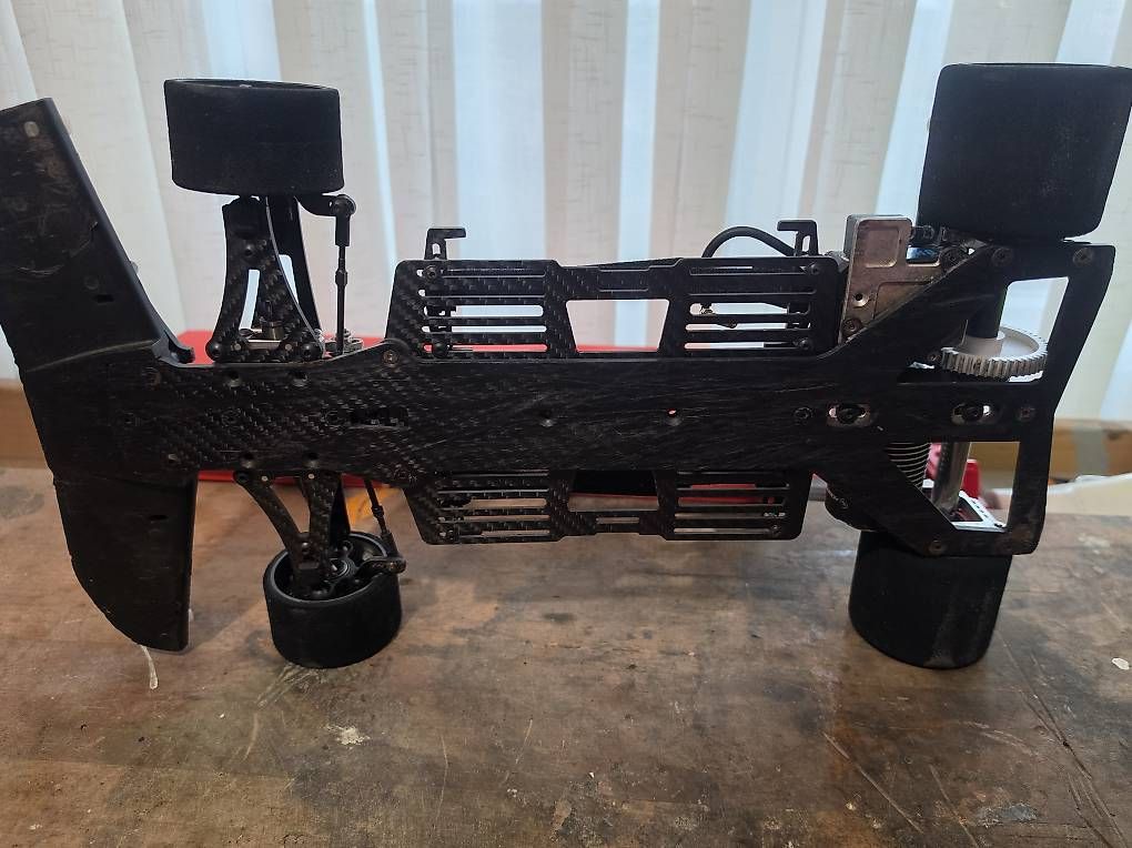 Modellismo RC: Voiture télécommandé Buri Racer E2.1 Evo – Usato da Renens VD venduto da aligrapefruit