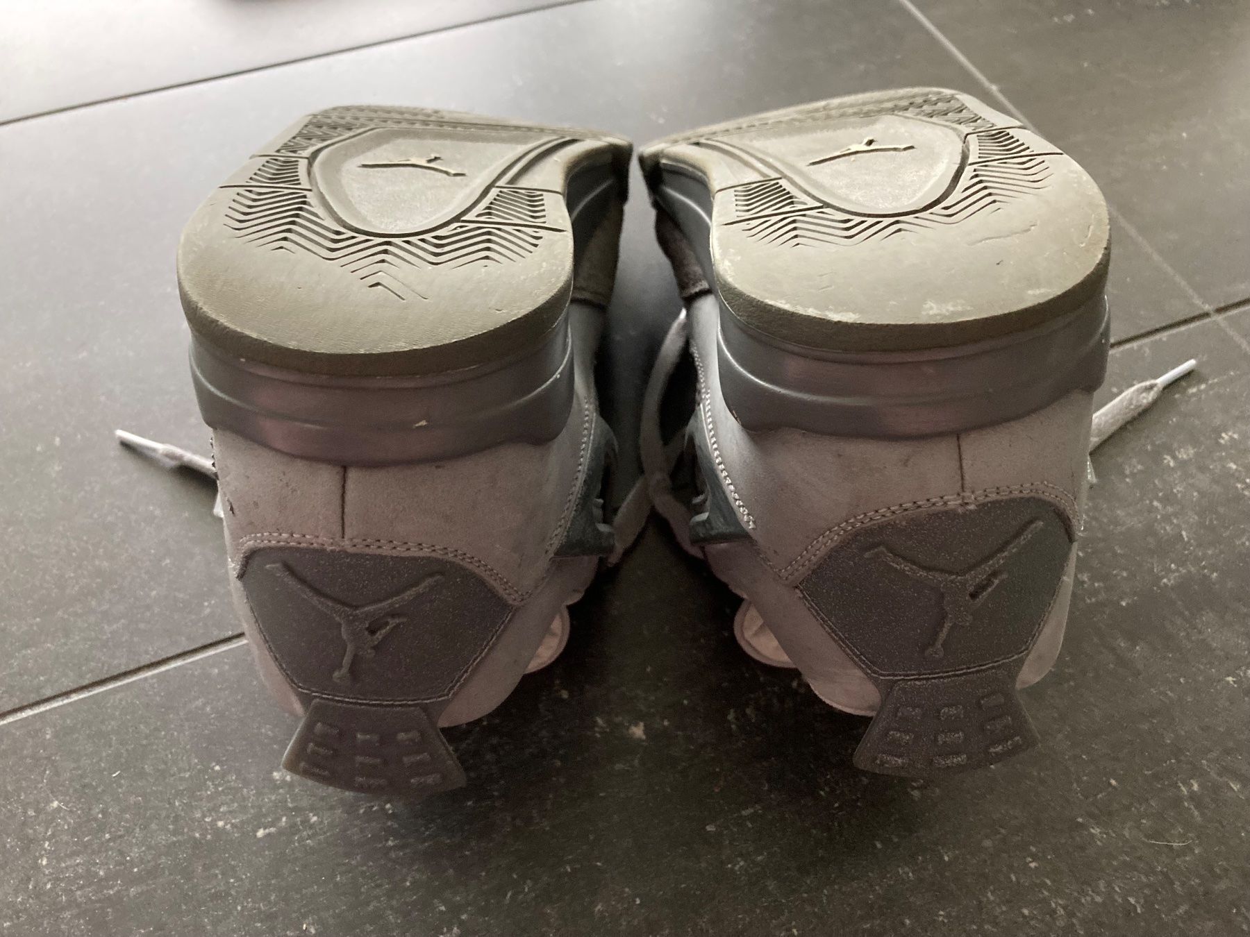 Jordan Herrenschuhe: Nike Air Jordan 4, grau, Retro, Gr. 41 – Gebraucht aus Bachenbülach von poschte22 5